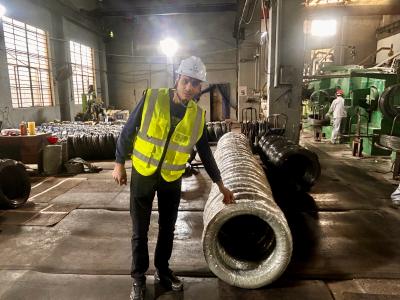 Maročtí klienti provádějí-inspekci na místě ve společnosti Aotian Steel a jso...